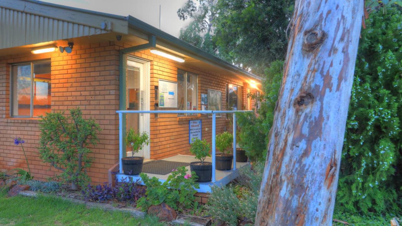 Cobar Caravan Park Buitenkant foto