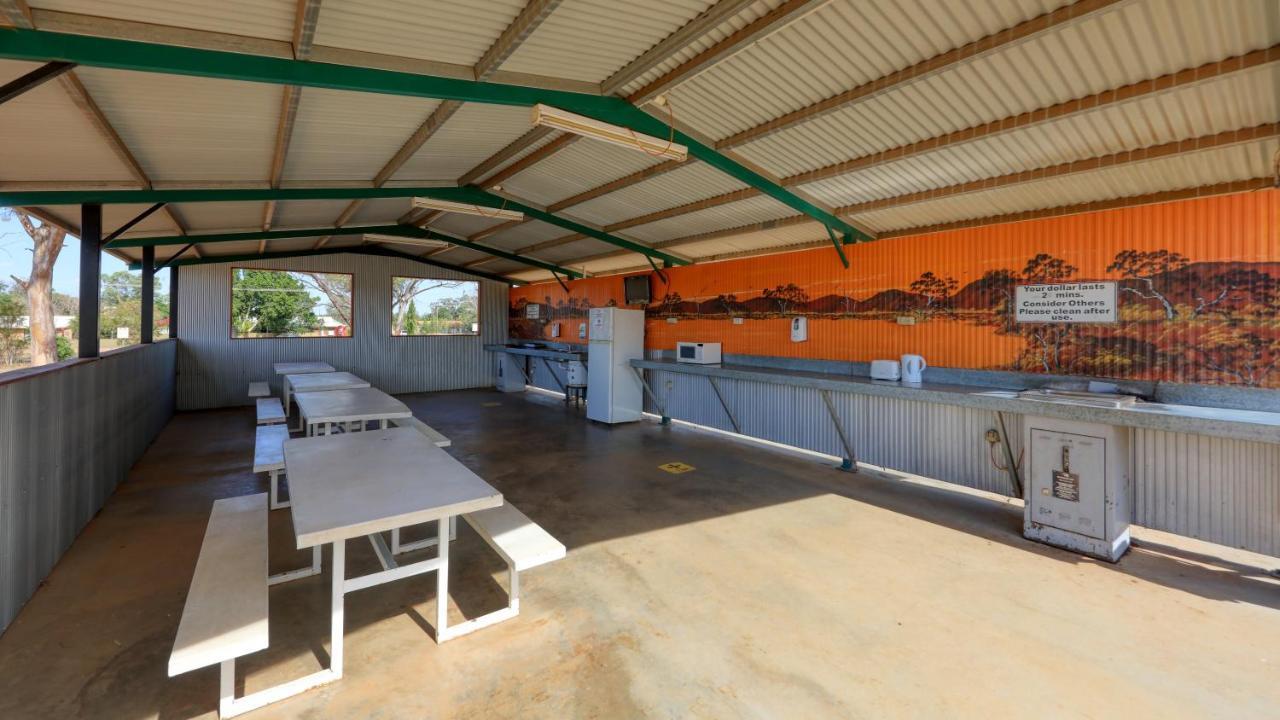 Cobar Caravan Park Buitenkant foto