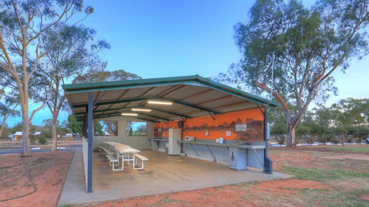 Cobar Caravan Park Buitenkant foto
