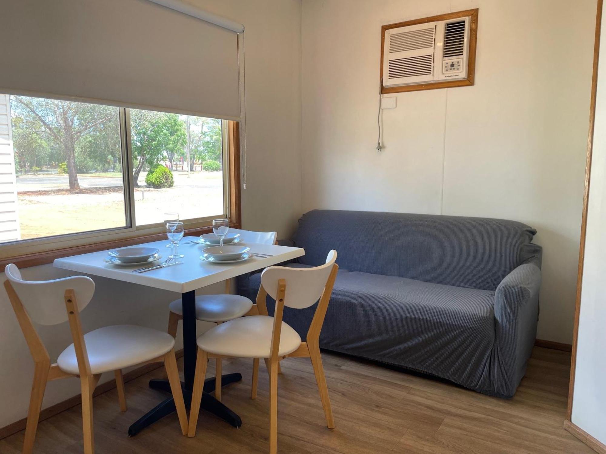 Cobar Caravan Park Buitenkant foto