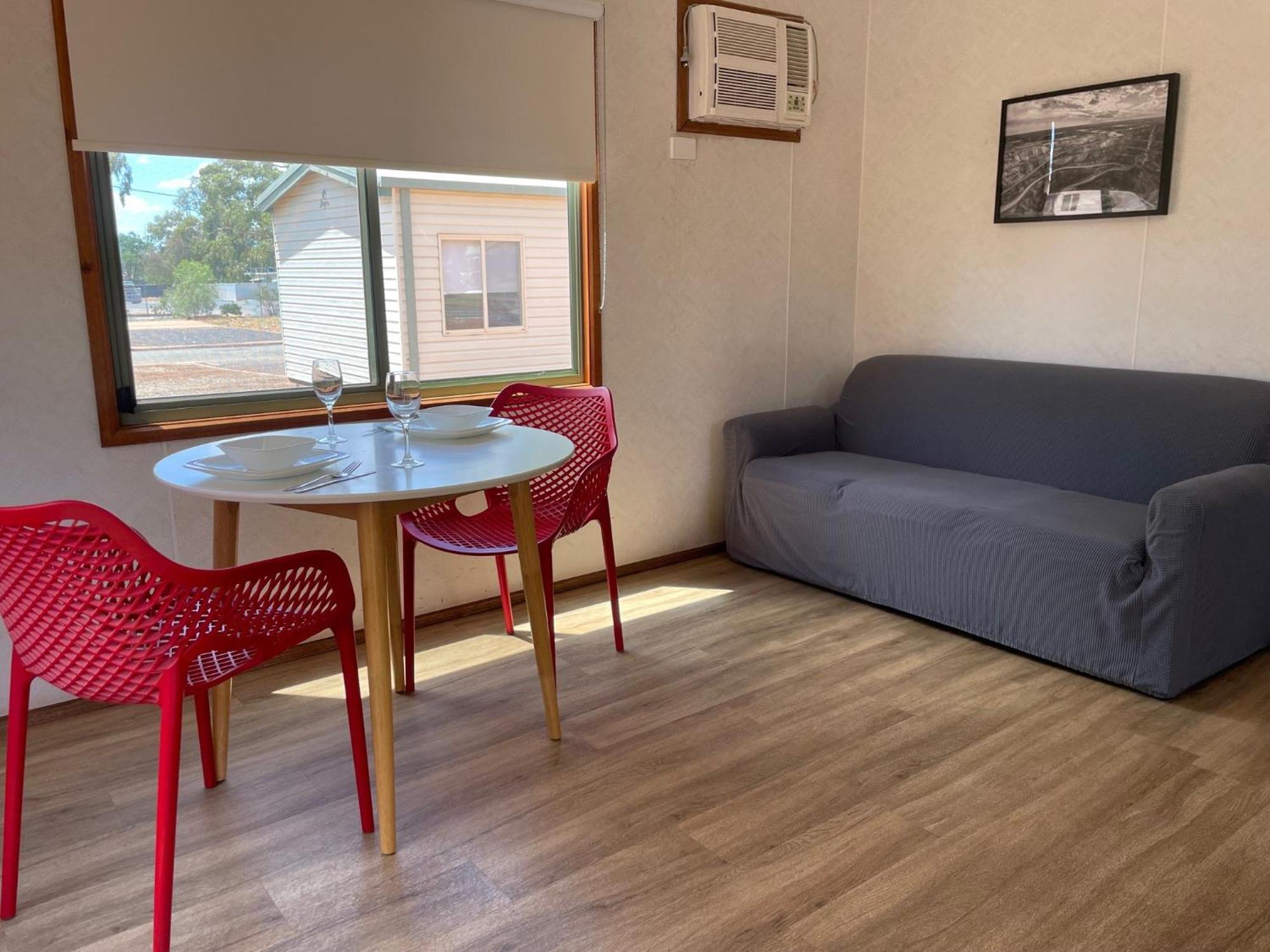Cobar Caravan Park Buitenkant foto