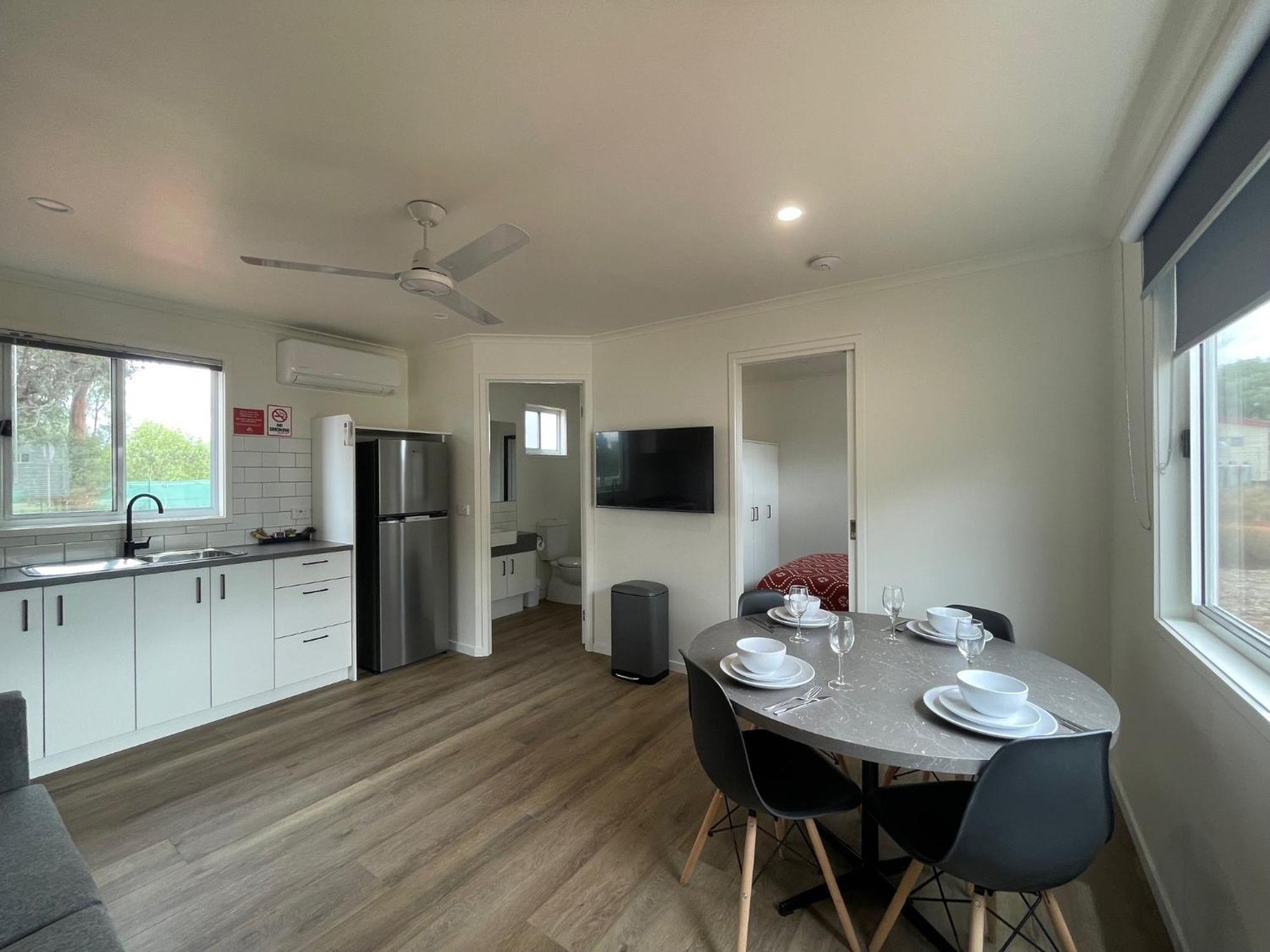 Cobar Caravan Park Buitenkant foto